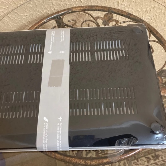 MacBook Pro 16” Case - Picture 3 of 3